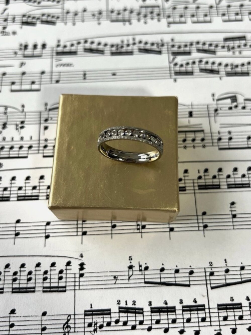 NWOT-Silver Tone CZ Eternity Band Ring Clear Crystal Wedding Anniversary Style